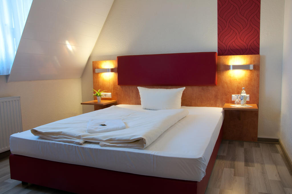 Landhotel Kueffner Pfedelbach Δωμάτιο φωτογραφία